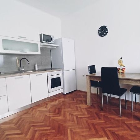 Apartman Dora Pula Exterior photo