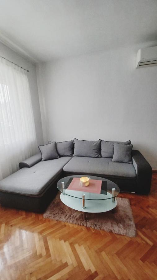 Apartman Dora Pula Exterior photo