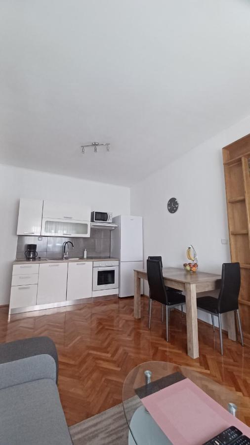 Apartman Dora Pula Exterior photo